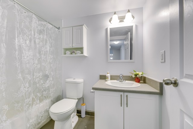 Brampton Apartment 1 b. $1,975/month. Apartment for rent in Brampton