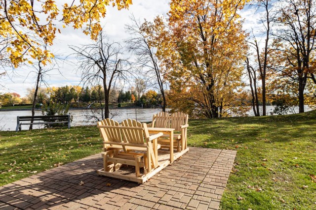 Laval-des-Rapides Apartment 1 b. $1,295/month. Apartment for rent in Laval-des-Rapides