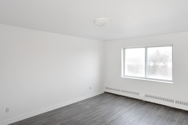 Notre-Dame-de-Grace Apartment 3 b. $1,800/month. Apartment for rent in Notre-Dame-de-Grace