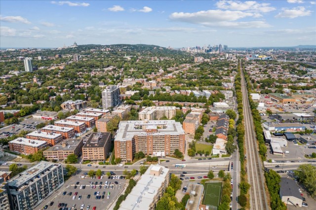 Notre-Dame-de-Grace Apartment Studio $975/month. Apartment for rent in Notre-Dame-de-Grace