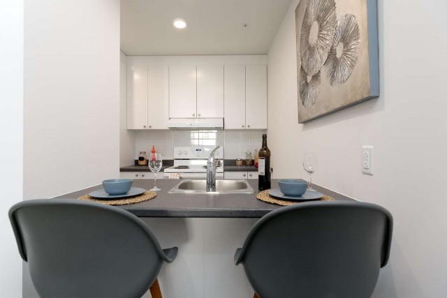 Notre-Dame-de-Grace Apartment Studio $975/month. Apartment for rent in Notre-Dame-de-Grace