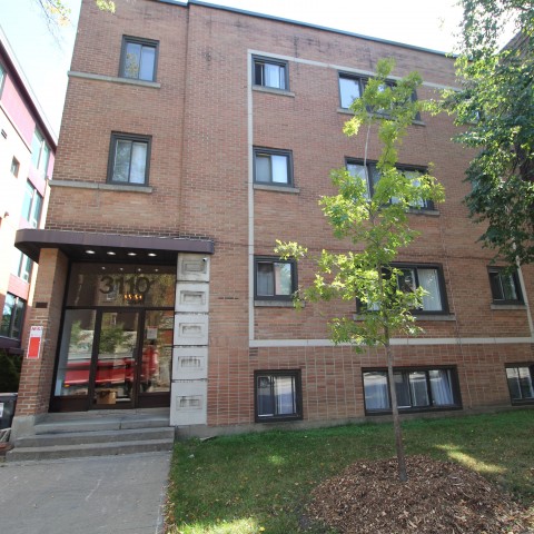 Cote-des-Neiges Apartment 1-2 b. $1,195/month. Apartment for rent in Cote-des-Neiges