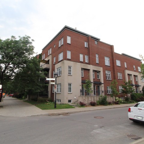 Old Montreal Apartment 1-2 b. $2,045/month. Apartment for rent in Old Montreal