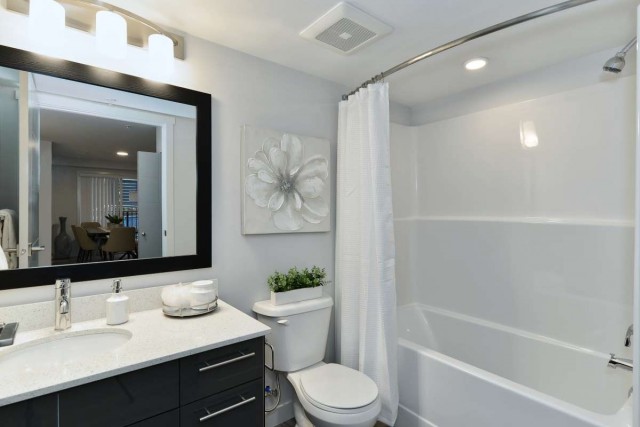 Kelowna Apartment 3 b. $2,285/month. Apartment for rent in Kelowna