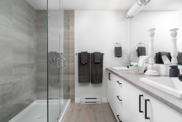 Kelowna Apartment 2-3 b. $3,295/month. Apartment for rent in Kelowna