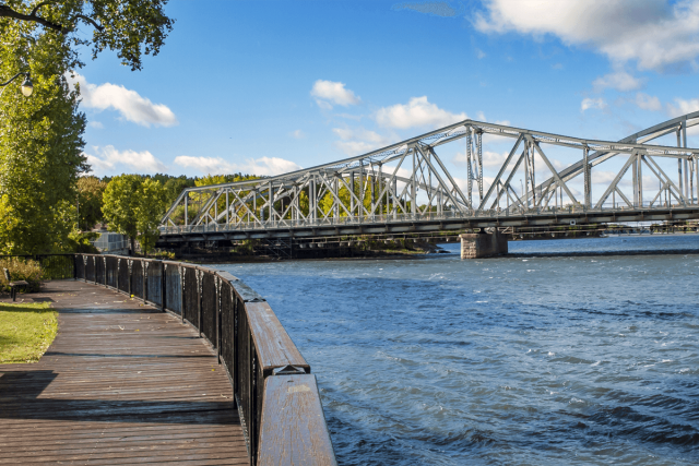 Ste-Rose Apartment 2 b. $2,090/month. Apartment for rent in Ste-Rose