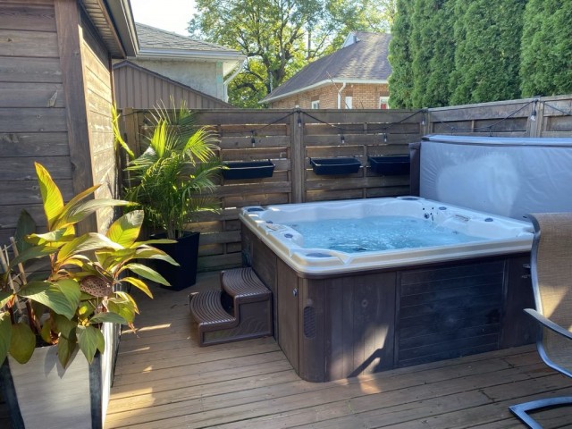 Ville-Emard and Cote-St-Paul  4+ b. $93/day. Apartment for rent in Ville-Emard and Cote-St-Paul