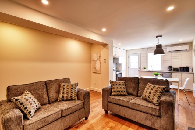 Mercier and Nouveau-Rosemont  1 b. $50/day. Apartment for rent in Mercier and Nouveau-Rosemont