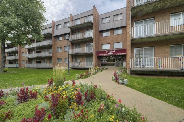 Pierrefonds and Roxboro Apartment 3 b. $1,900/month. Apartment for rent in Pierrefonds and Roxboro