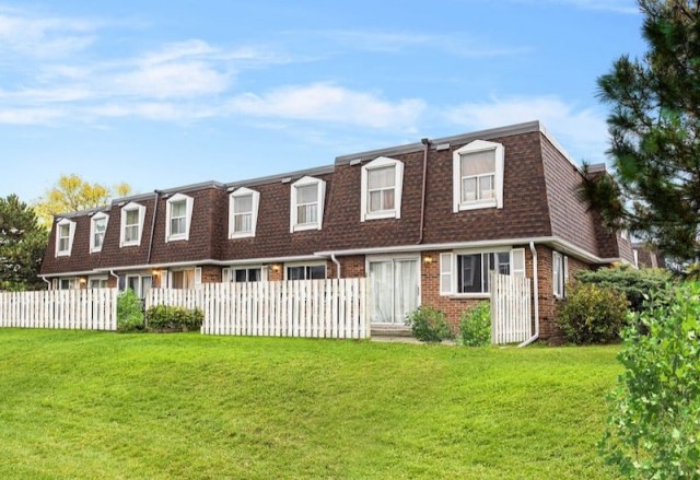 Waterloo Apartment Studio $1,559/month. Apartment for rent in Waterloo