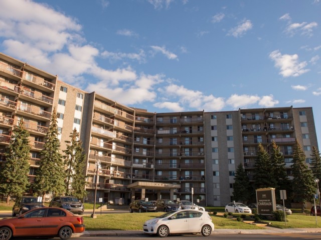 Laval-des-Rapides Apartment 1-2 b. $1,300/month. Apartment for rent in Laval-des-Rapides