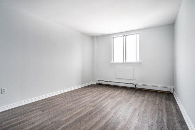 London Apartment 1 b. $1,300/month. Apartment for rent in London