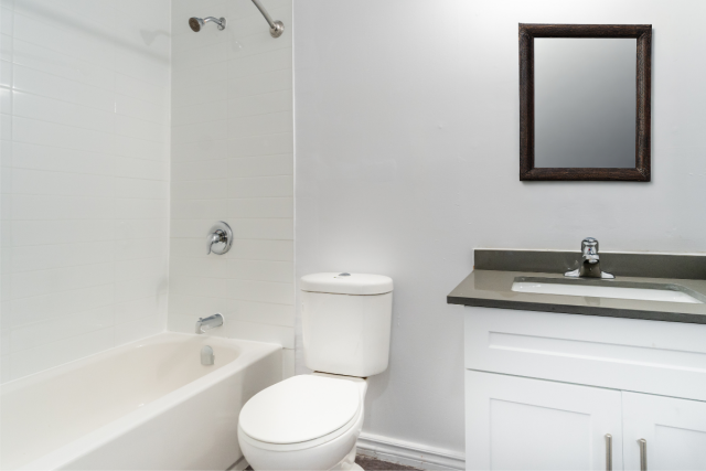 London Apartment 1 b. $1,300/month. Apartment for rent in London