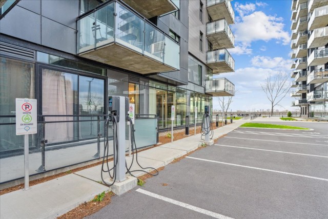 Brossard Apartment 2 b. $2,080/month. Apartment for rent in Brossard