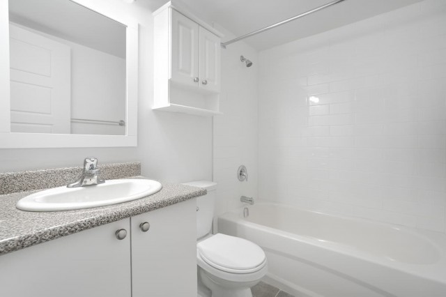 Montreal-West Apartment 1 b. $1,225/month. Apartment for rent in Montreal-West