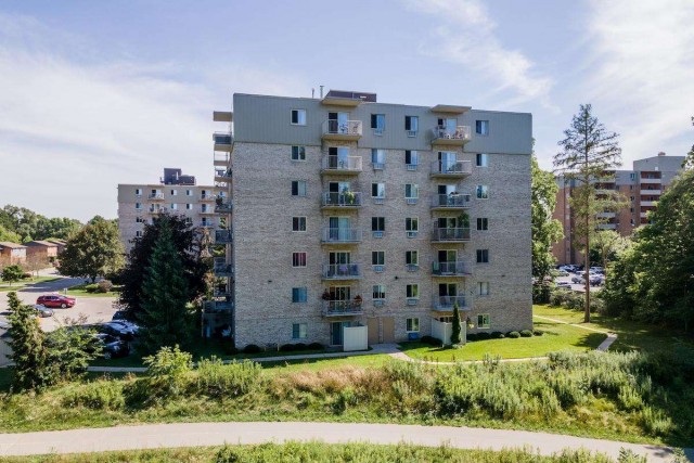 London Apartment 1 b. $1,350/month. Apartment for rent in London