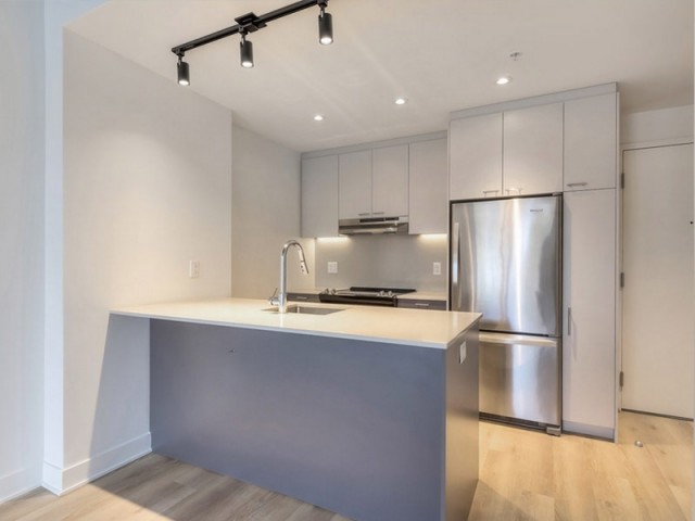 Ville-Saint-Laurent Apartment 2 b. $1,945/month. Apartment for rent in Ville-Saint-Laurent