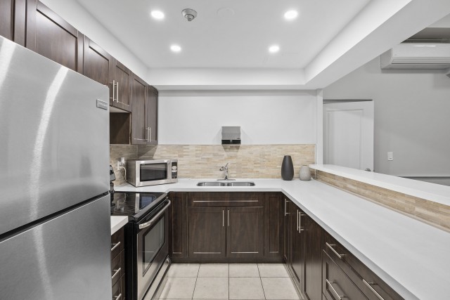 Mississauga Apartment 1 b. $1,875/month. Apartment for rent in Mississauga
