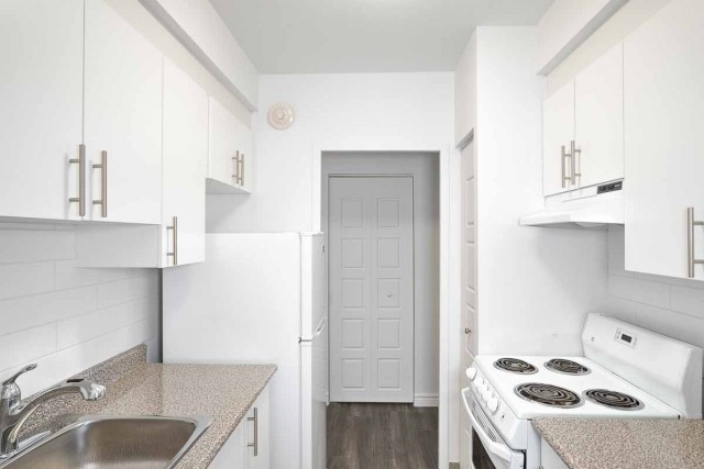 Montreal-West Apartment 1 b. $1,195/month. Apartment for rent in Montreal-West
