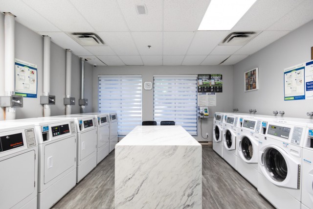 Quartier latin and south-central Apartment Studio $1,135/month. Apartment for rent in Quartier latin and south-central