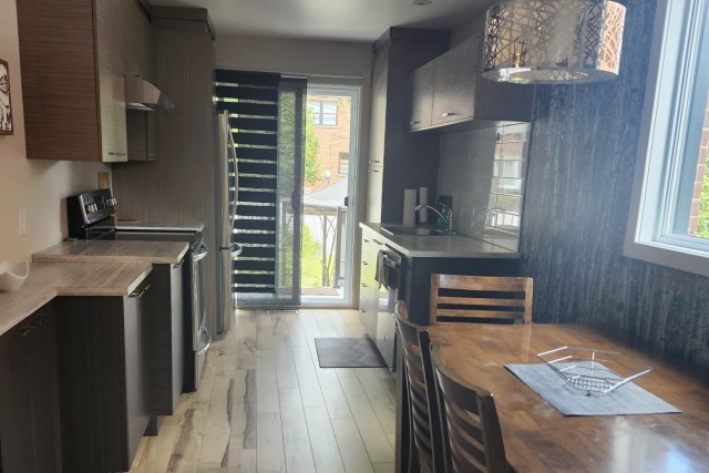 Brossard  2 b. $80/day. Apartment for rent in Brossard