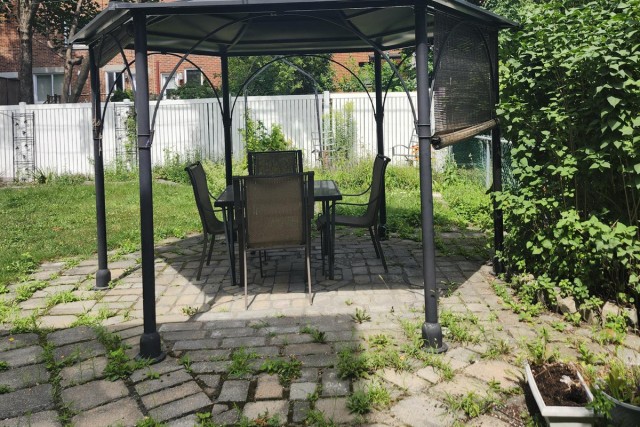 Brossard  2 b. $80/day. Apartment for rent in Brossard