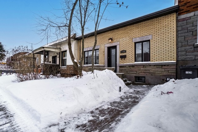 Ville-Emard and Cote-St-Paul  4+ b. $110/day. Apartment for rent in Ville-Emard and Cote-St-Paul