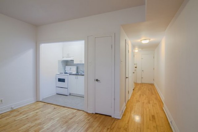 Cote-des-Neiges Apartment 1 b. $900/month. Apartment for rent in Cote-des-Neiges