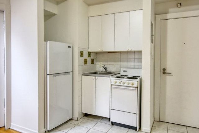 Cote-des-Neiges Apartment 1 b. $1,055/month. Apartment for rent in Cote-des-Neiges