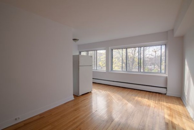 Cote-Saint-Luc Apartment 2 b. $1,495/month. Apartment for rent in Cote-Saint-Luc