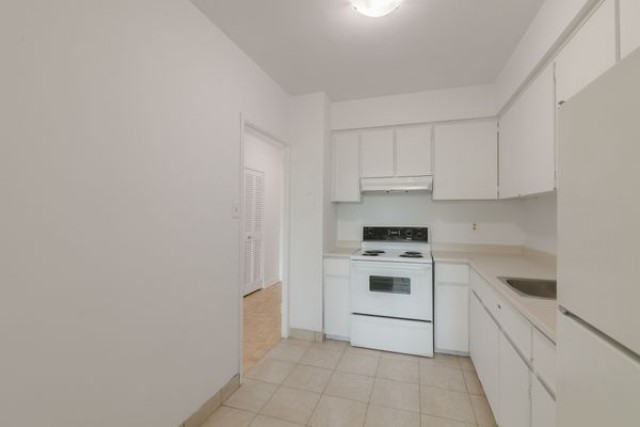 Outremont Apartment 2 b. $1,645/month. Apartment for rent in Outremont