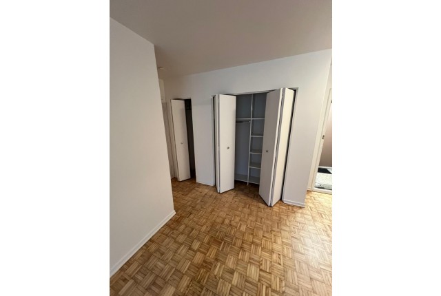 Dorval Apartment 1-2 b. $1,300/month. Apartment for rent in Dorval