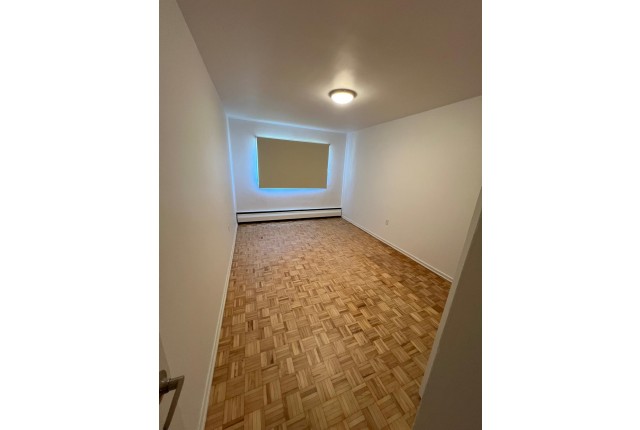 Dorval Apartment 1-2 b. $1,300/month. Apartment for rent in Dorval