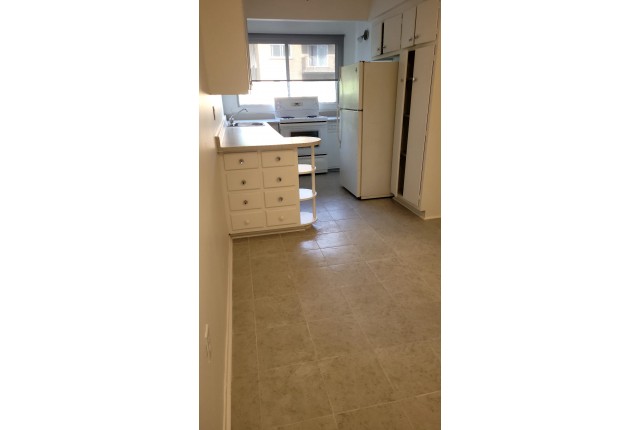 Dorval Apartment 1-2 b. $1,300/month. Apartment for rent in Dorval