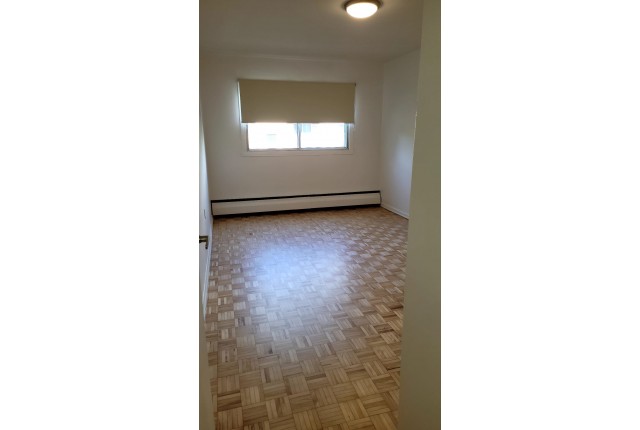 Dorval Apartment 1-2 b. $1,300/month. Apartment for rent in Dorval