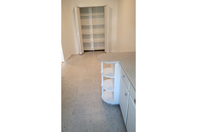Dorval Apartment 1-2 b. $1,300/month. Apartment for rent in Dorval