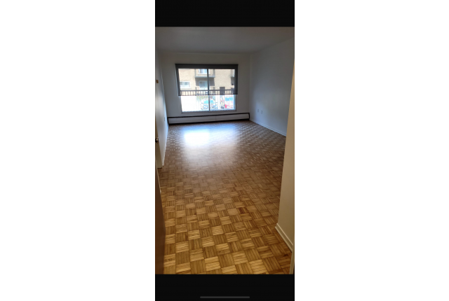 Dorval Apartment 1-2 b. $1,300/month. Apartment for rent in Dorval