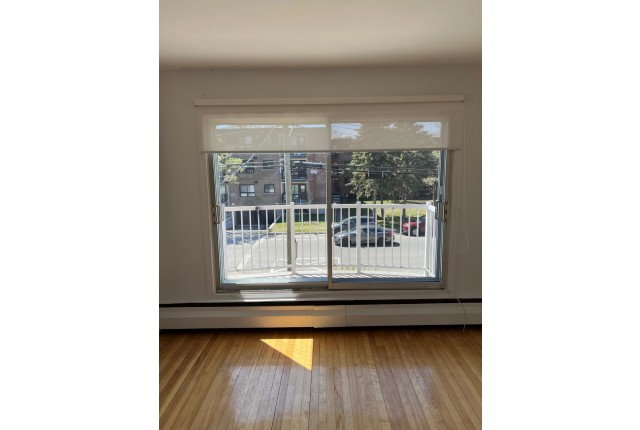 Dorval Apartment 1-2 b. $1,300/month. Apartment for rent in Dorval
