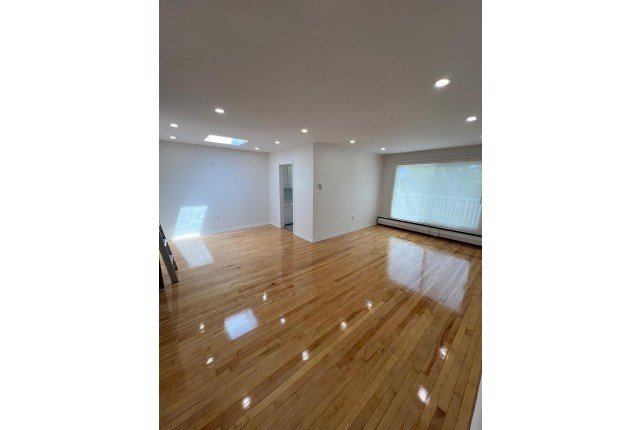 Dorval Apartment 1-2 b. $1,300/month. Apartment for rent in Dorval