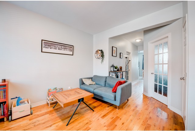Pointe-Saint-Charles Apartment 2 b. $2,100/month. Apartment for rent in Pointe-Saint-Charles