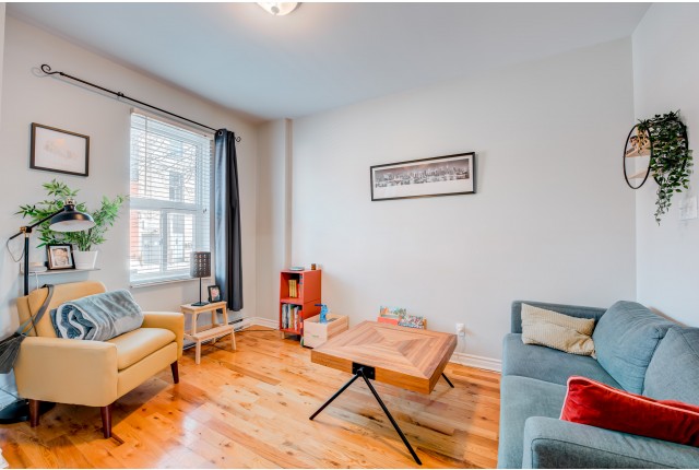 Pointe-Saint-Charles Apartment 2 b. $2,100/month. Apartment for rent in Pointe-Saint-Charles