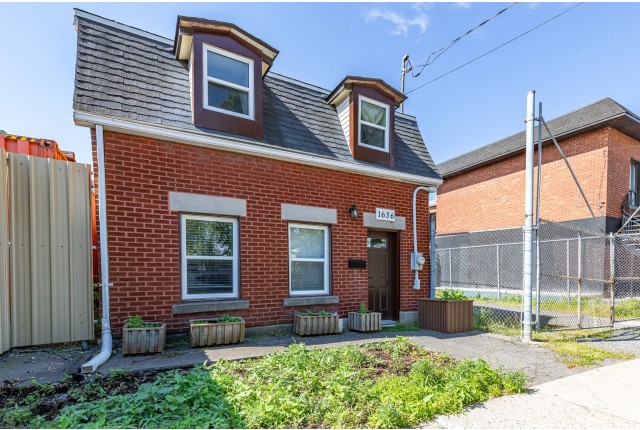 Ville-Emard and Cote-St-Paul Other commercial (4907 ft2) $3,000/month. Apartment for rent in Ville-Emard and Cote-St-Paul