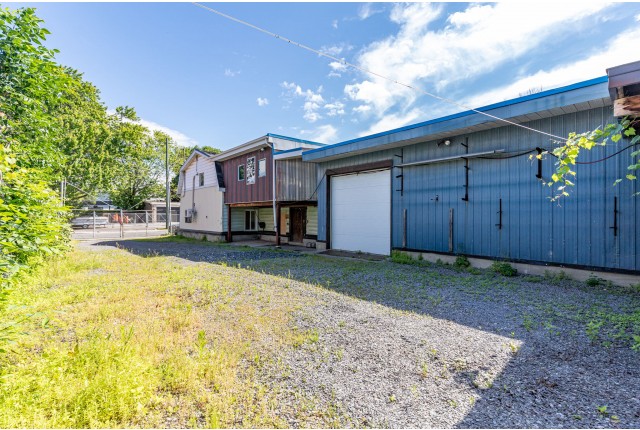Ville-Emard and Cote-St-Paul Other commercial (4907 ft2) $3,000/month. Apartment for rent in Ville-Emard and Cote-St-Paul