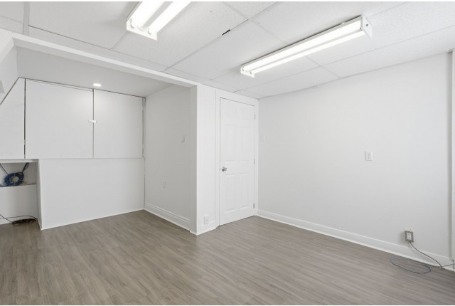 Ville-Emard and Cote-St-Paul Other commercial (4907 ft2) $3,000/month. Apartment for rent in Ville-Emard and Cote-St-Paul