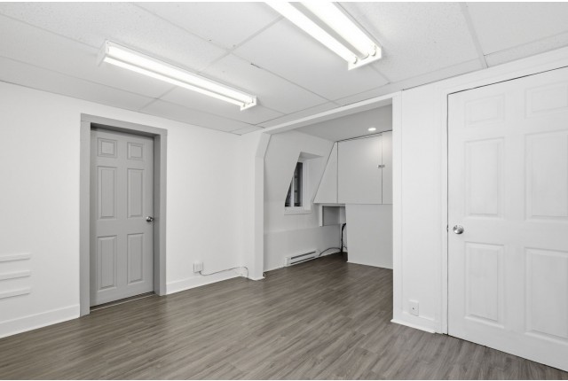 Ville-Emard and Cote-St-Paul Other commercial (4907 ft2) $3,000/month. Apartment for rent in Ville-Emard and Cote-St-Paul