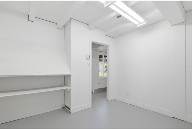 Ville-Emard and Cote-St-Paul Other commercial (4907 ft2) $3,000/month. Apartment for rent in Ville-Emard and Cote-St-Paul