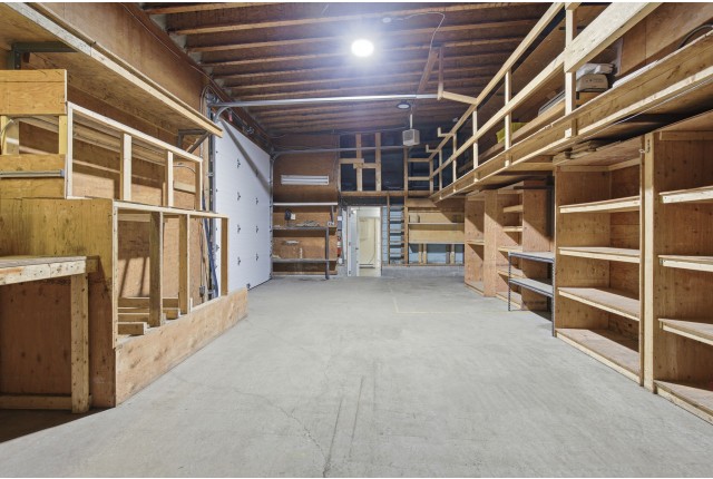 Ville-Emard and Cote-St-Paul Other commercial (4907 ft2) $3,000/month. Apartment for rent in Ville-Emard and Cote-St-Paul